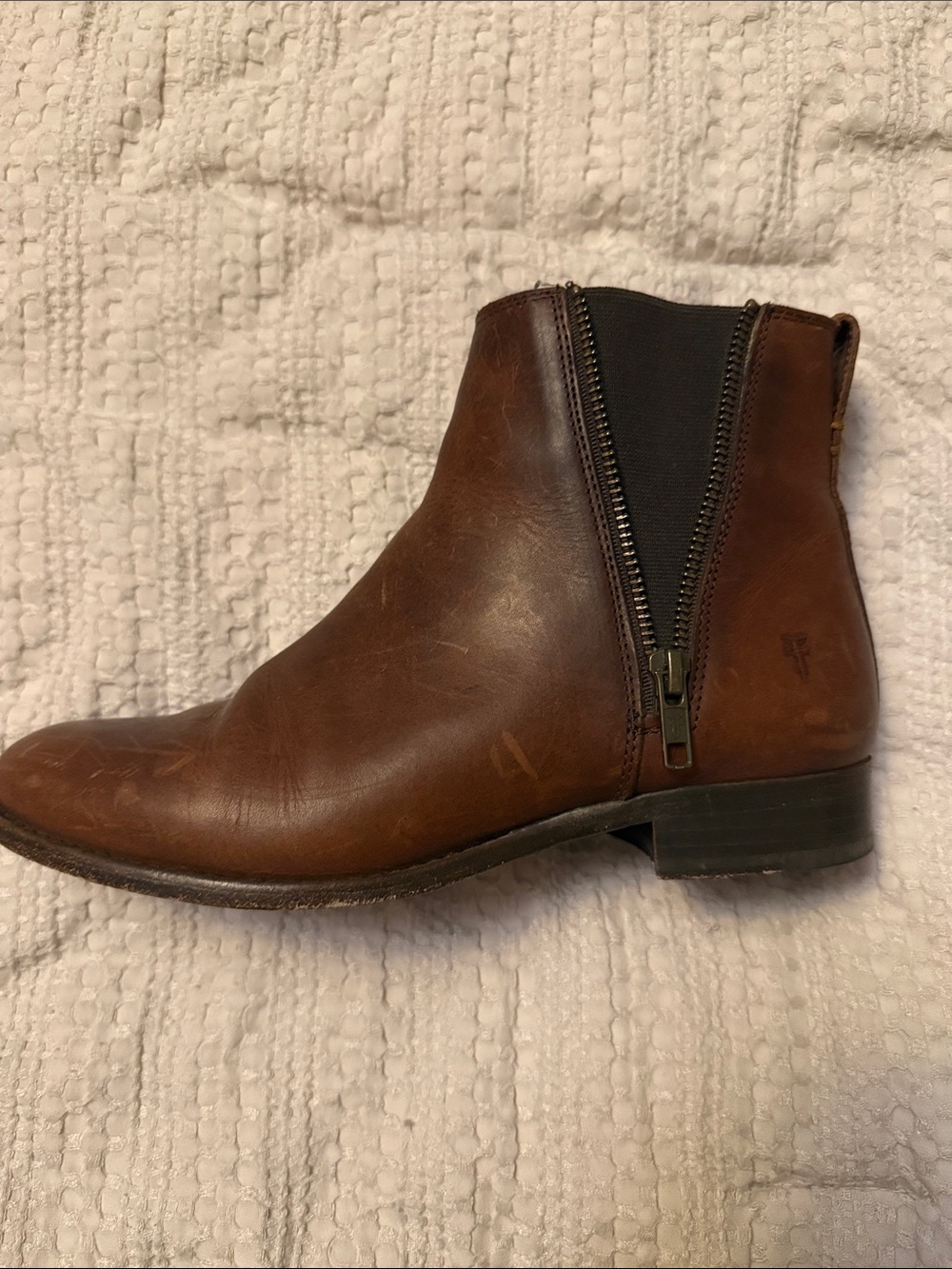 Women’s distressed Frye Brown Leather Chelsea Boots with Side elastic - Picture 6 of 7